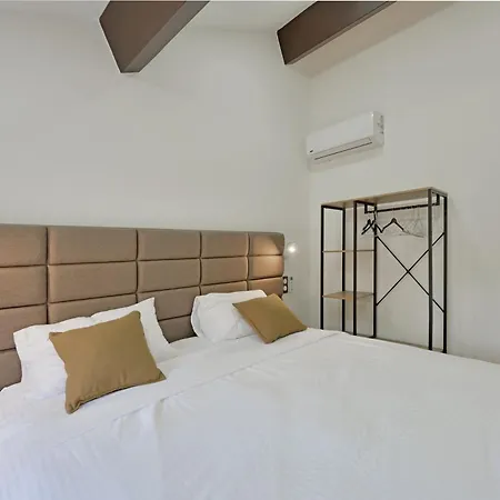 Le 185 - Charme Et Tranquillite Au Coeur D'Avignon Apartment Exterior photo